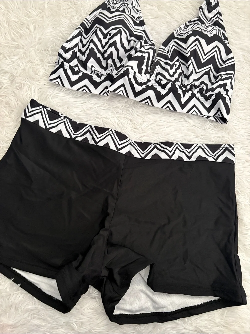 NEW Black And White Printed Halter Tie Swim Set Size XL From Amazon